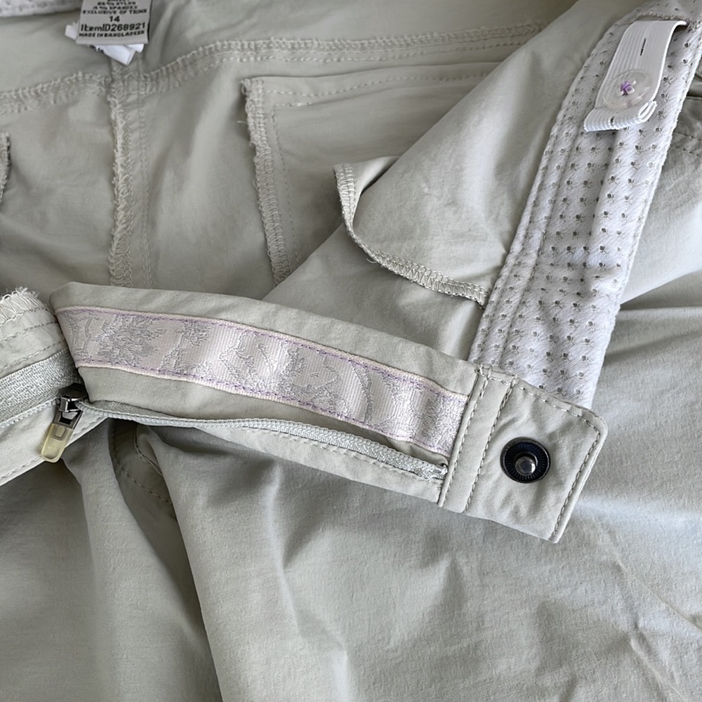 LL Bean khaki shorts - Picture 6 of 10